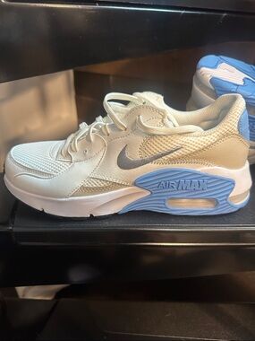 Women’s Nike Air Max Sneaker in Cream and Light Blue Size 8